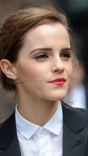 Celebrity Emma Watson Phone Wallpaper