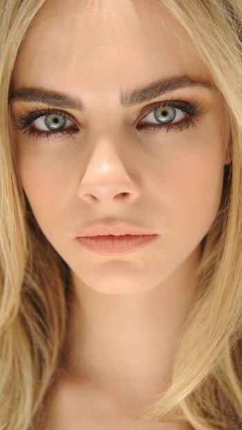 Celebrity Cara Delevingne Phone Wallpaper