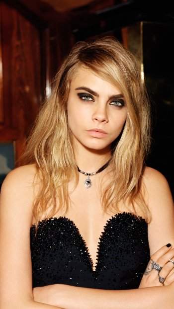 Celebrity Cara Delevingne Phone Wallpaper