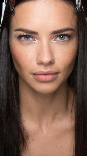Celebrity Adriana Lima Phone Wallpaper