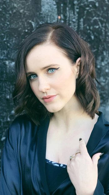 Celebrity Rachel Brosnahan Phone Wallpaper