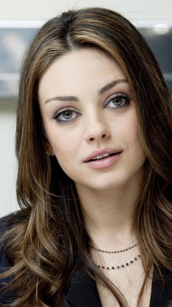 Celebrity Mila Kunis Phone Wallpaper