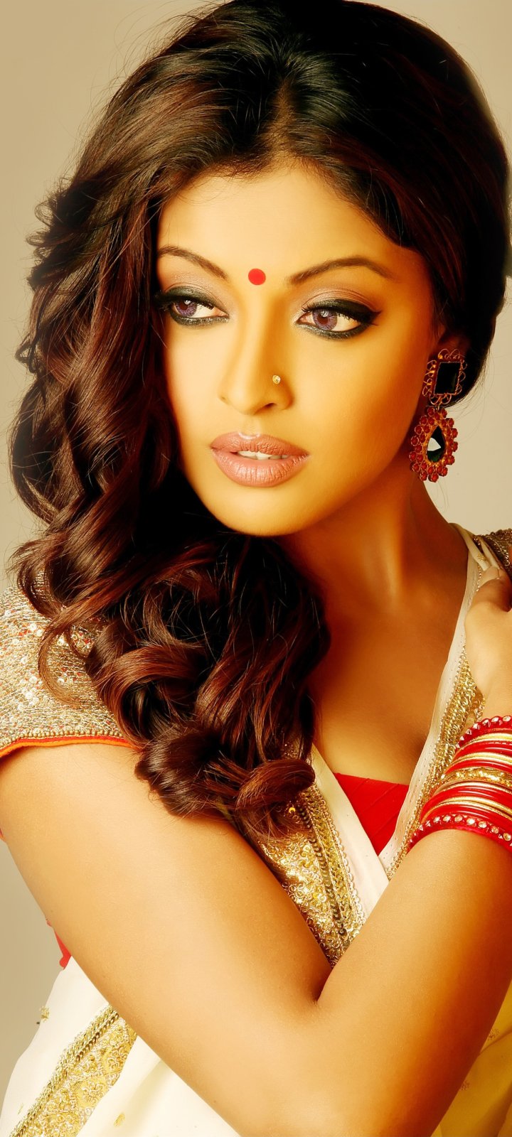 Download Woman Tanushree Dutta Phone Wallpaper