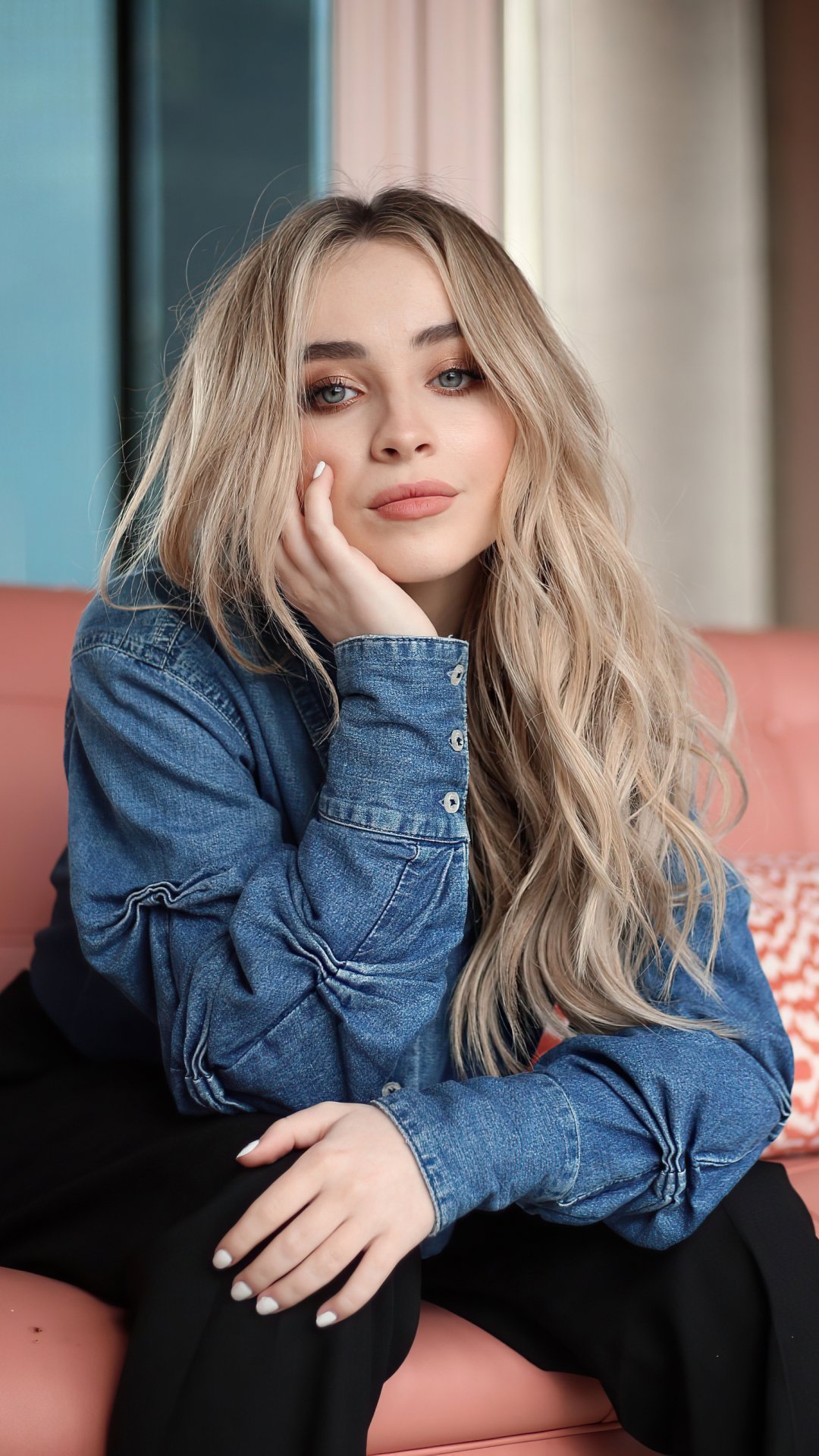 Celebrity Sabrina Carpenter Mobile Abyss 8984