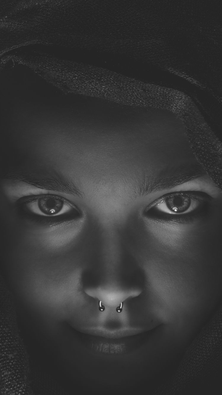 Dark goth portrait by Free-Photos
