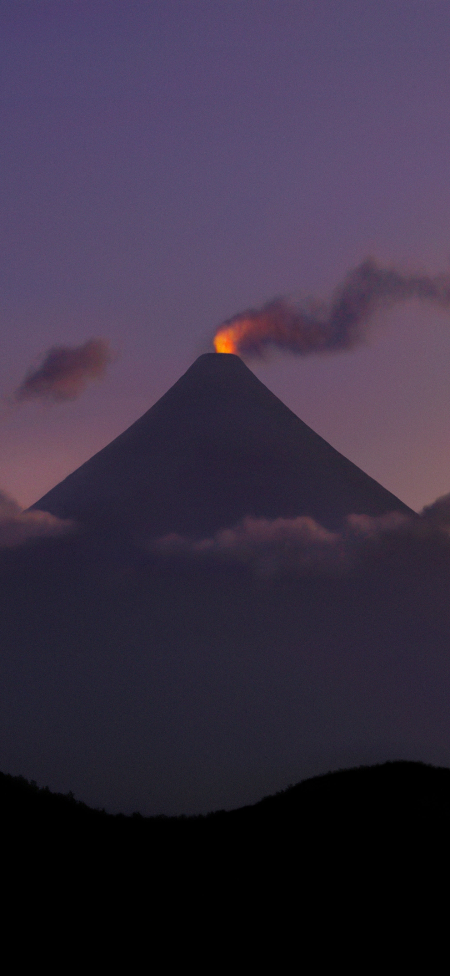 Smoke from the crater of Mount Mayon, Philippines by Per-Andre Hoffmann