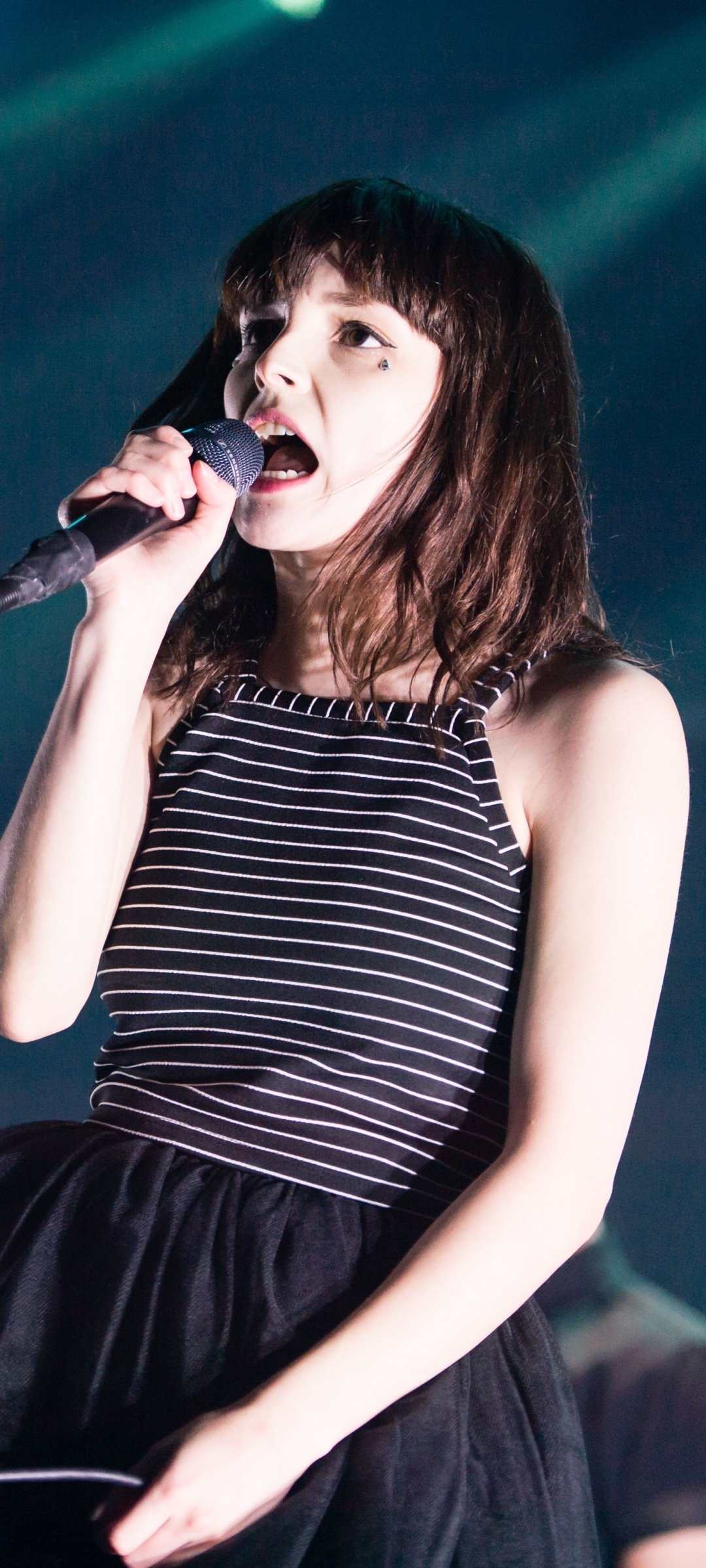 Download Music CHVRCHES Phone Wallpaper - Mobile Abyss