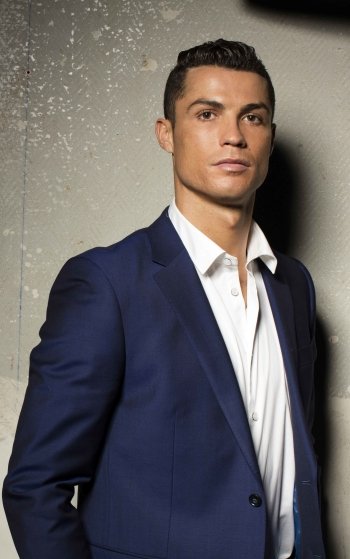 suit Portuguese soccer Cristiano Ronaldo Sports Phone Wallpaper