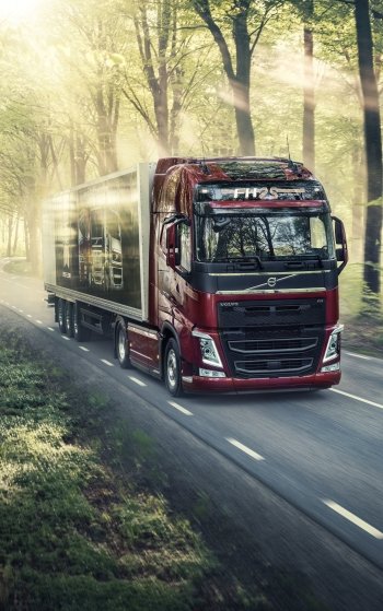  Volvo FH 25 Year Edition