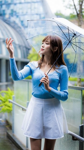brunette umbrella woman asian Phone Wallpaper