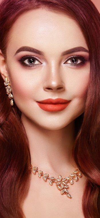 lipstick necklace woman model Phone Wallpaper