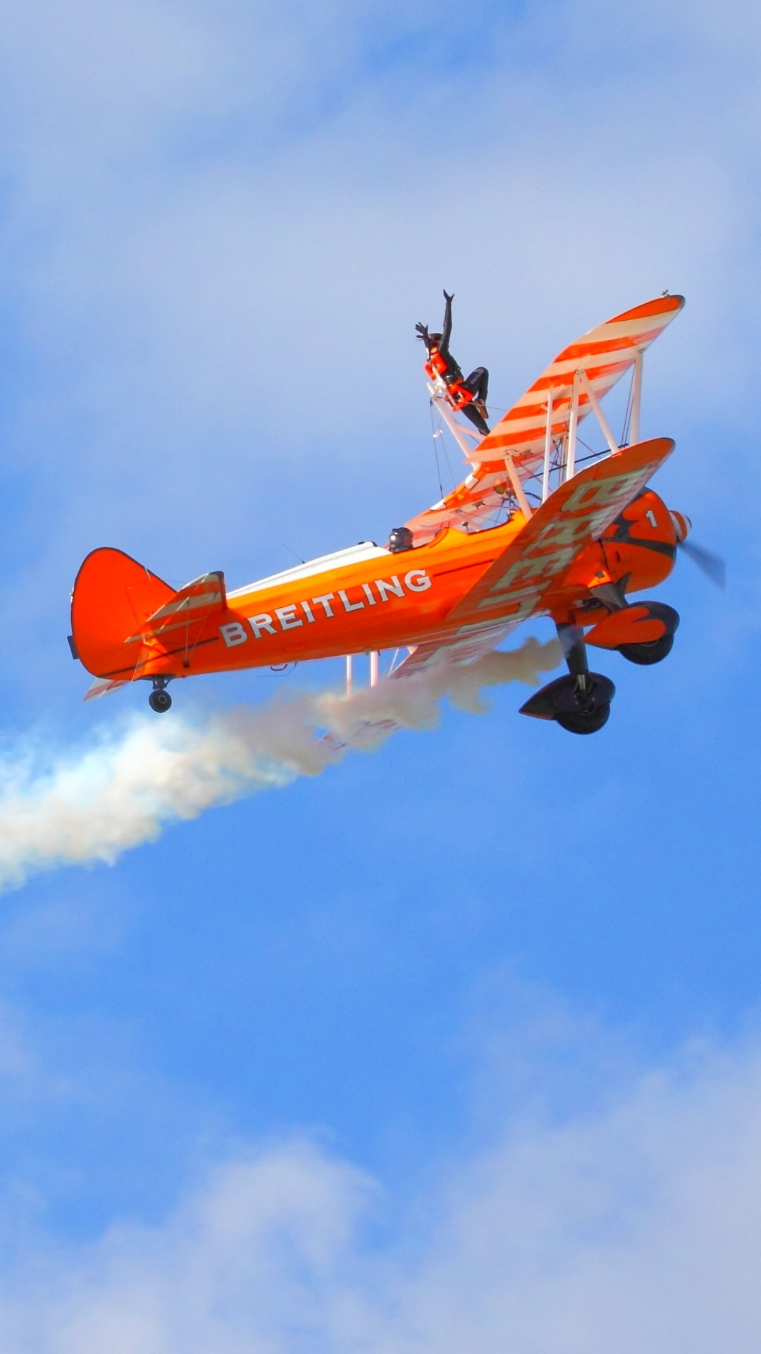 Royal International Air Tattoo Breitling Wingwalkers By Lukasz Golowanow Mobile Abyss