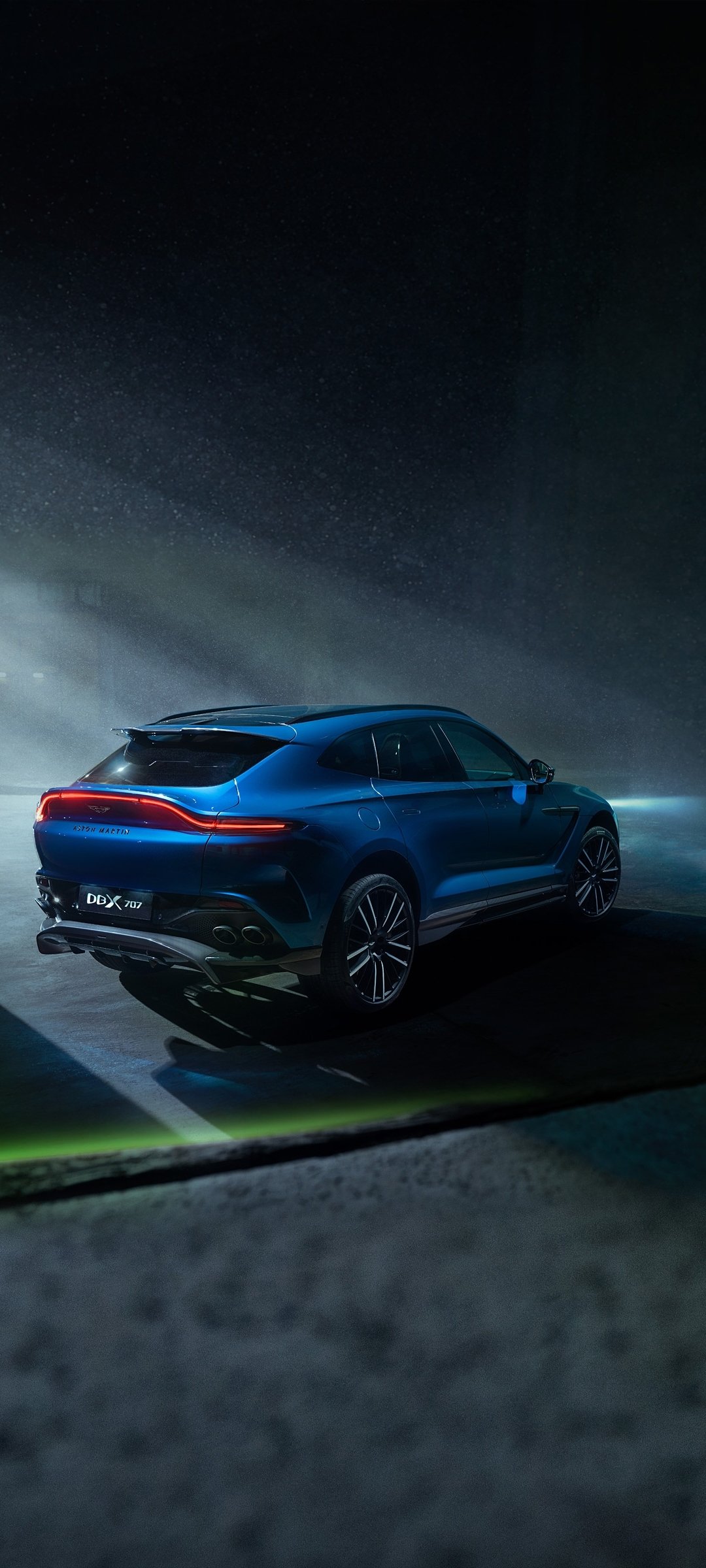 Download SUV Vehicle Aston Martin DBX707 Phone Wallpaper