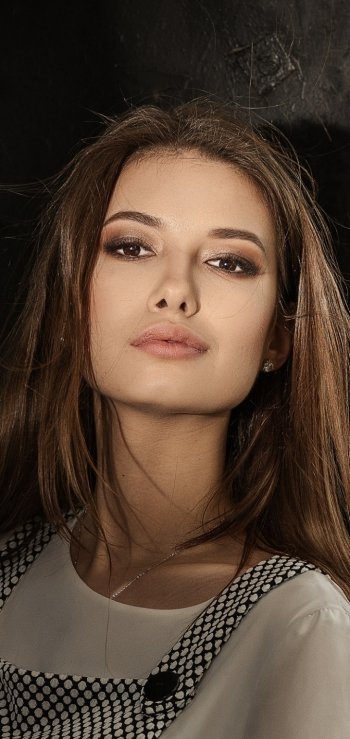 brunette woman model Phone Wallpaper
