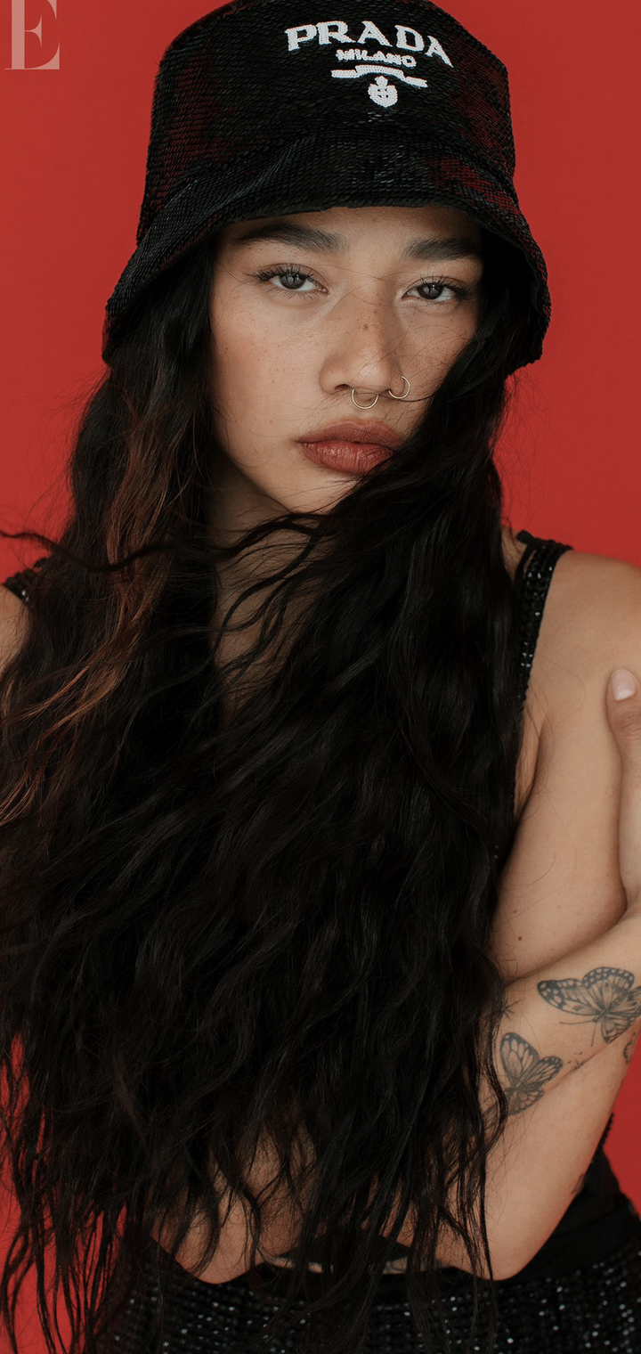 Download Actress Woman Lizeth Selene Phone Wallpaper