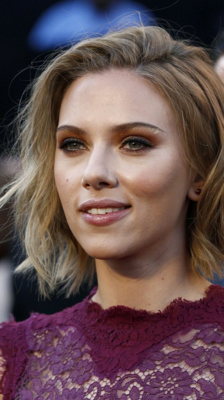 Download Celebrity Scarlett Johansson Phone Wallpaper