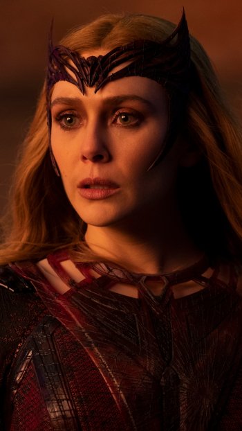 Elizabeth Olsen Scarlet Witch movie Doctor Strange in the Multiverse of Madness Phone Wallpaper