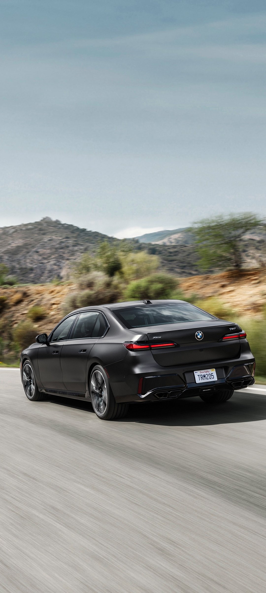 Download Vehicle BMW 7 Series Phone Wallpaper