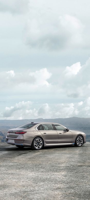 vehicle BMW i7 xDrive60 Phone Wallpaper
