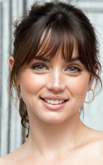 Celebrity Ana de Armas Phone Wallpaper