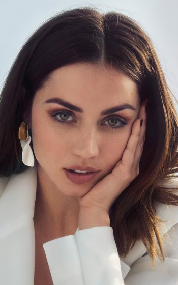 Celebrity Ana de Armas Phone Wallpaper