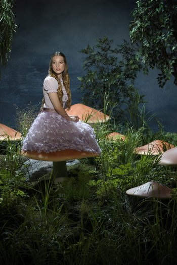 Alice (Alice in Wonderland) TV Show Once Upon a Time in Wonderland Phone Wallpaper