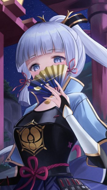 Phone wallpaper of Kamisato Ayaka (Genshin Impact), silver-blue twin tails, holding a folding fan, wearing a blue kimono-inspired outfit against a night shrine background.
