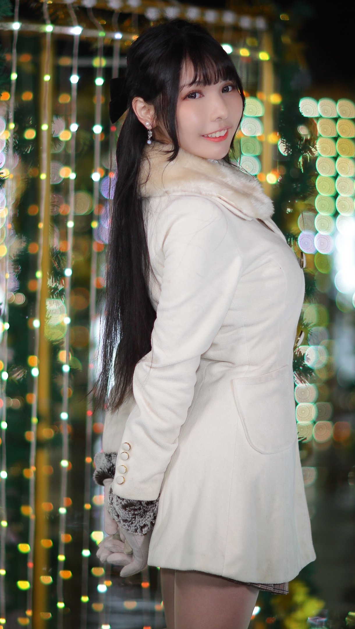 Download Woman Asian Phone Wallpaper