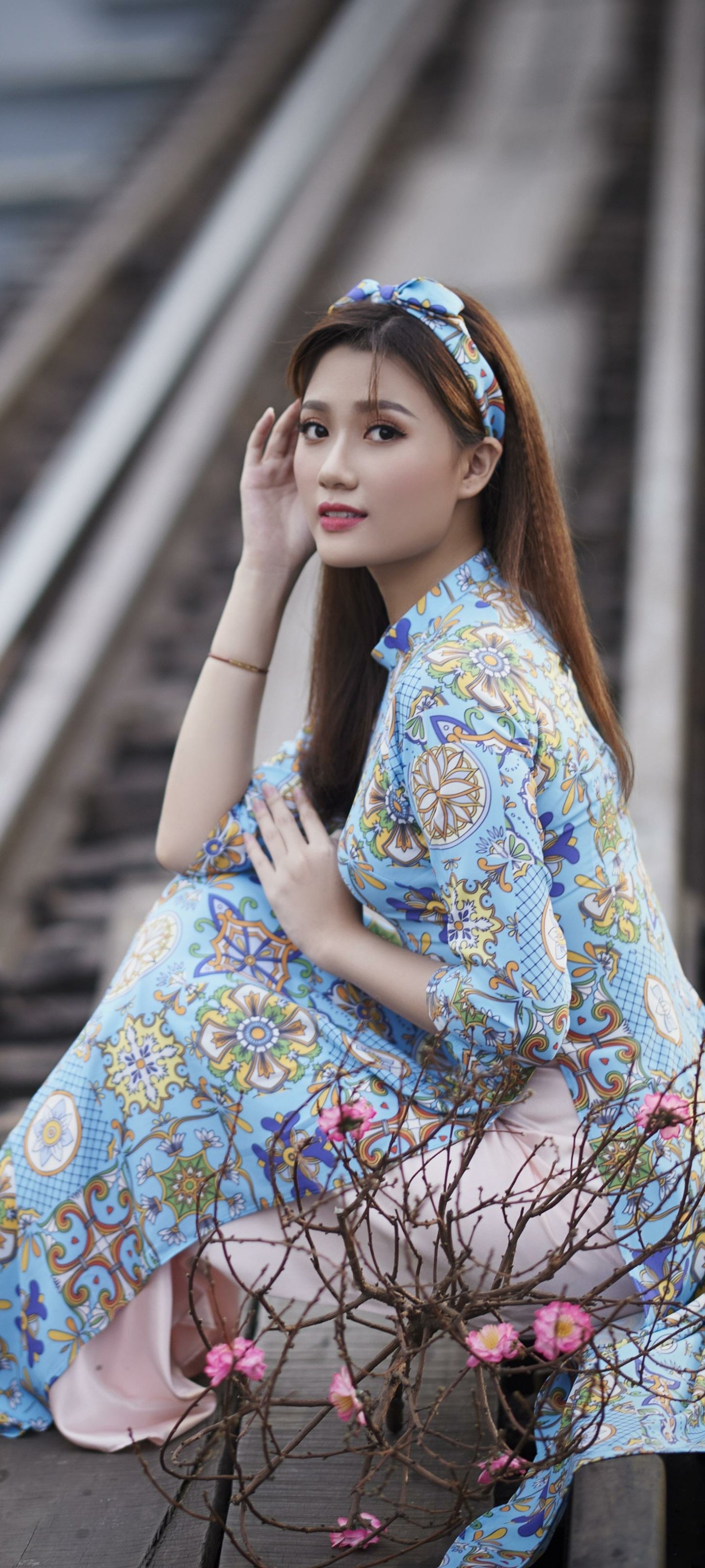 Download Woman Asian Phone Wallpaper