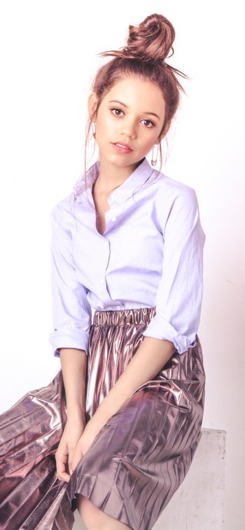 Celebrity Jenna Ortega Phone Wallpaper