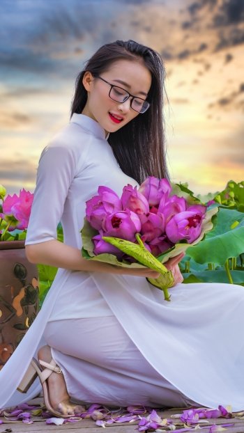 woman asian Phone Wallpaper