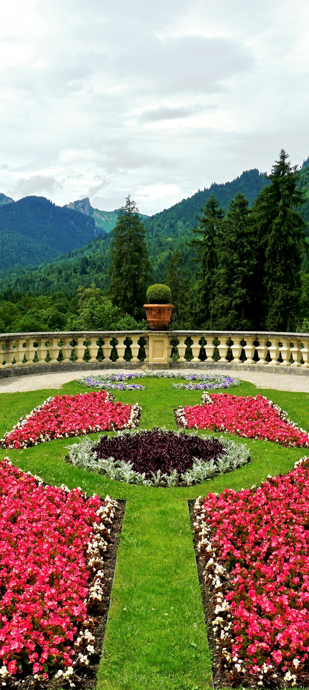 Courtyard of Linderhof Palace in Germany