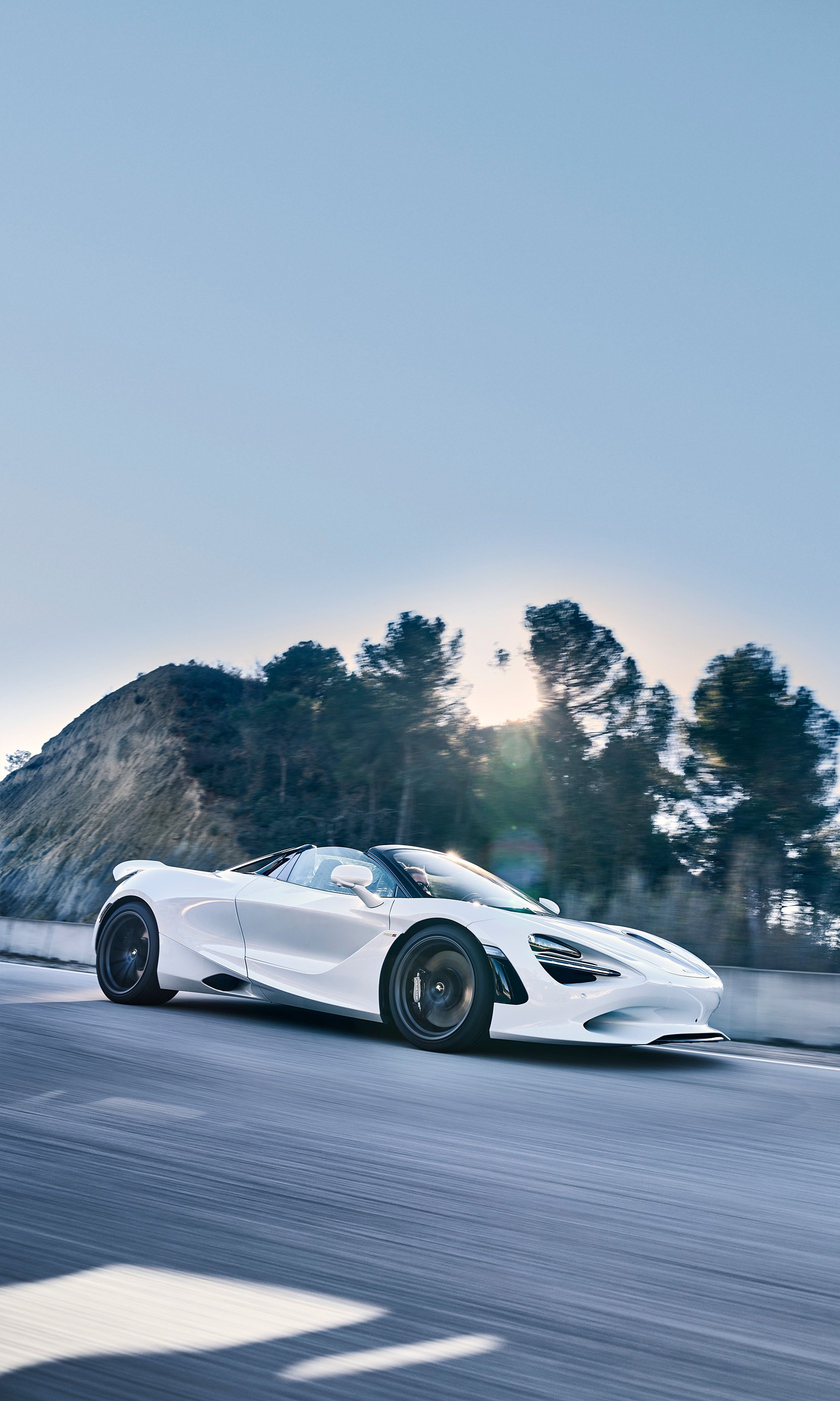 Download Vehicle McLaren 750S Phone Wallpaper