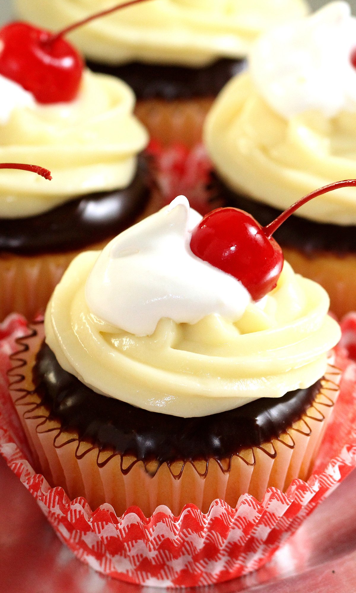 Download Food Cupcake Phone Wallpaper