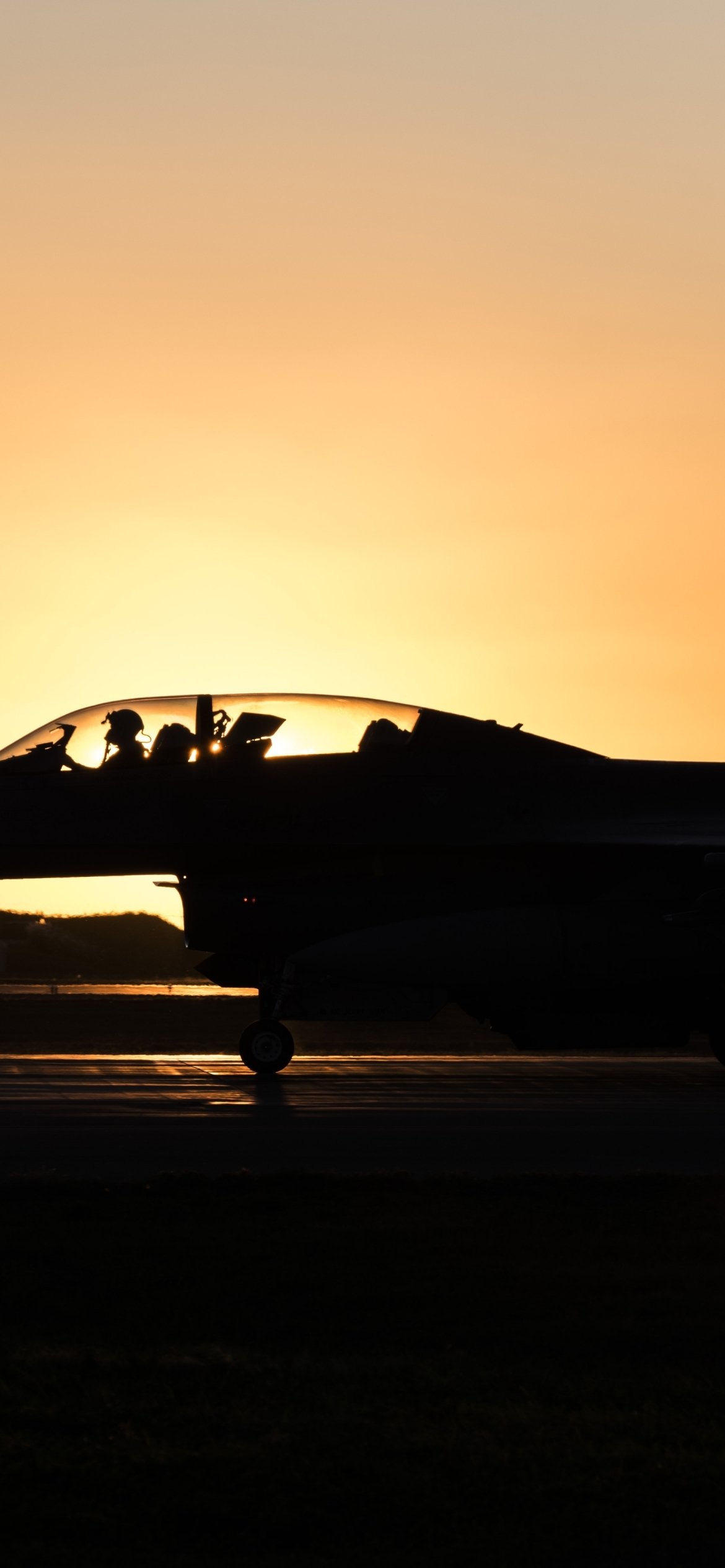 Download Military General Dynamics F-16 Fighting Falcon Phone Wallpaper