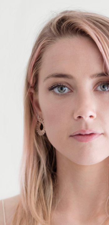Celebrity Amber Heard Phone Wallpaper